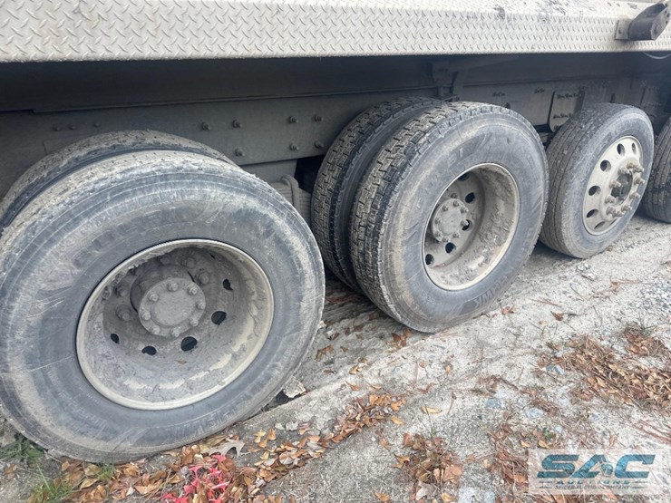 2020-mack-gr64f9-quad/a-dump-truck-image-4