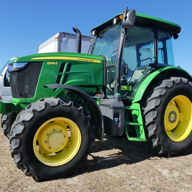 2020 JOHN DEERE 6105E