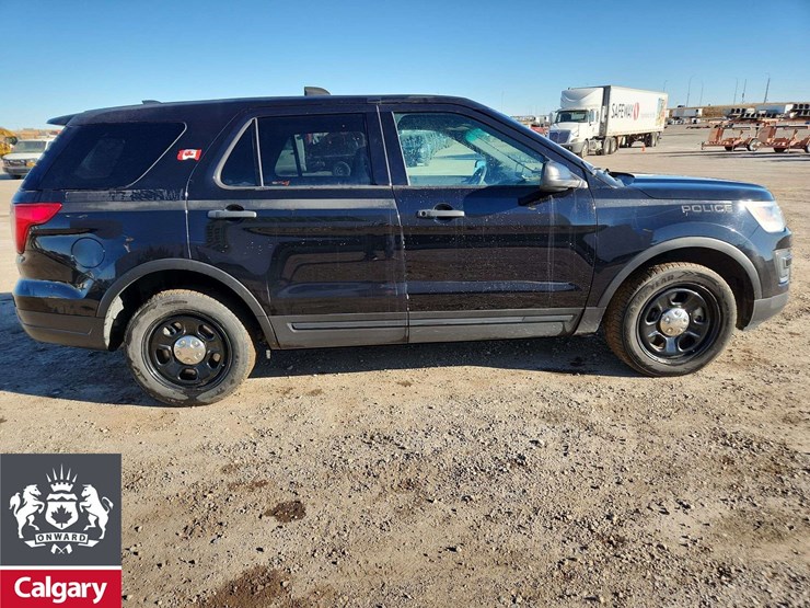 2019-ford-explorer-image-8