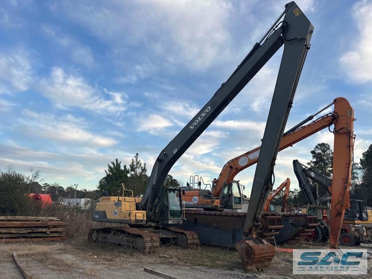 2014-volvo-ec250d-lr-image-1