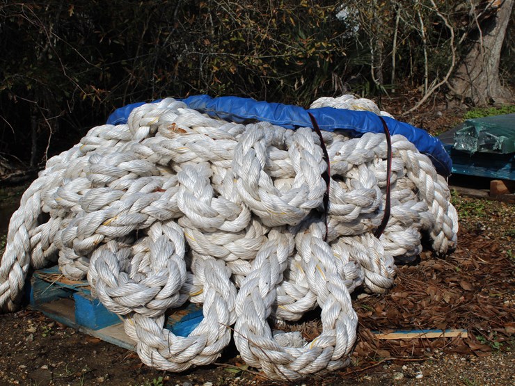 #5121-•-pallet-of-unused-boat-rope-with-loop-on-lens-image-2