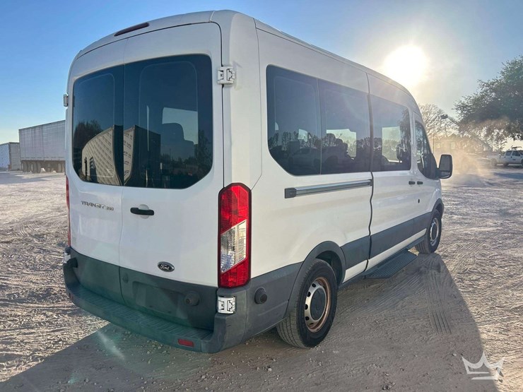 2017-ford-transit-image-3