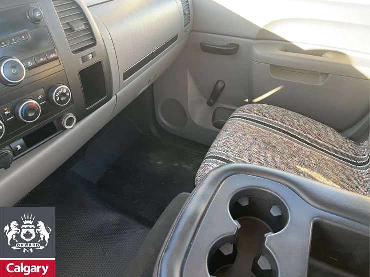 2010-gmc-sierra-1500-image-19