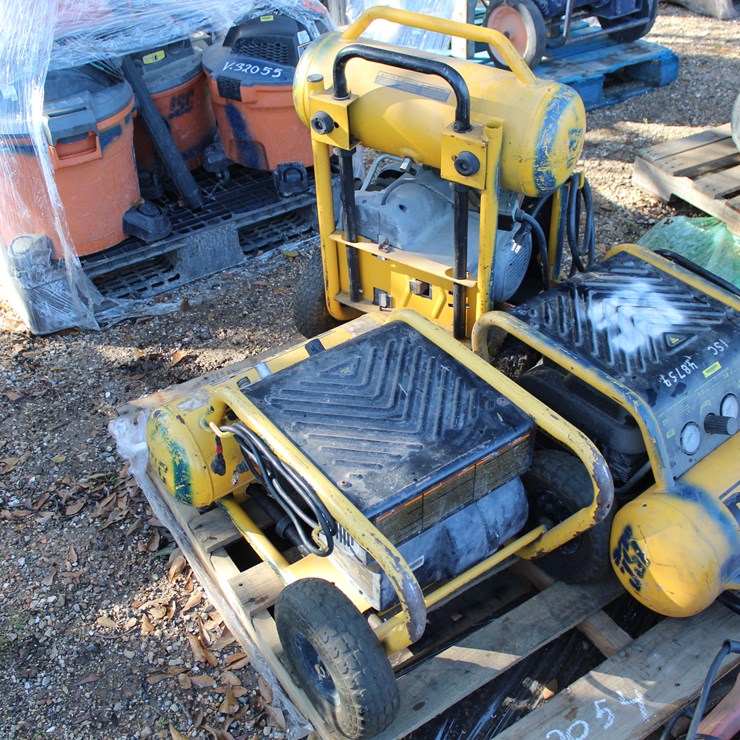 #5181 • PALLET OF AIR COMPRESSOR