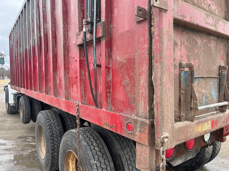 #4884-•-2004-sterling-silage-truck-image-26
