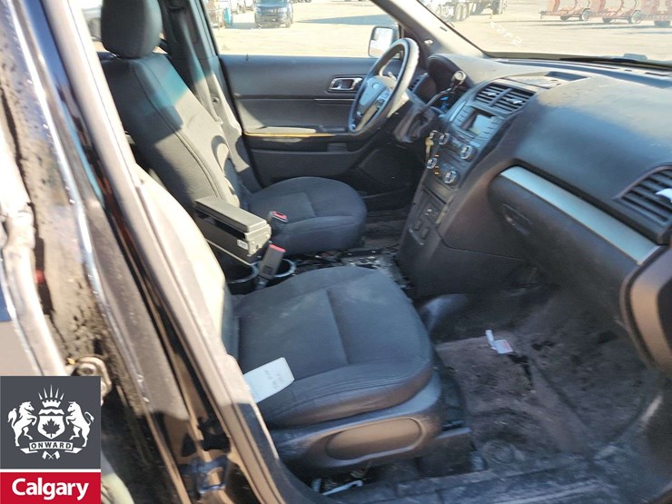 2017-ford-explorer-image-17