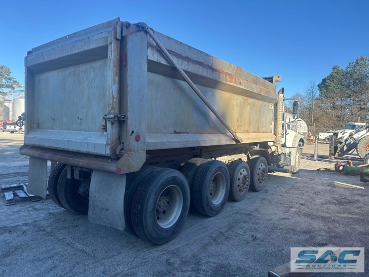 2019-mack-gr64f9-quad/a-dump-truck-image-7
