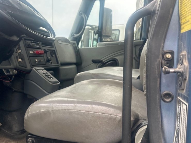 2005-international-7400-image-13