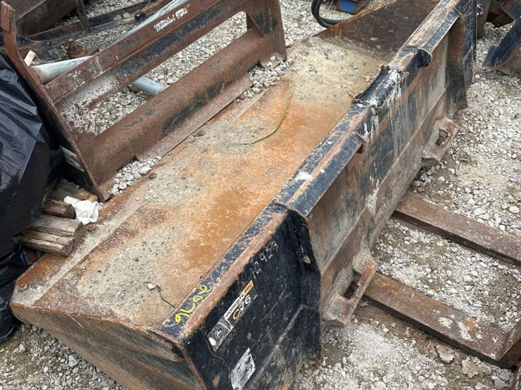 2018-deere-331g-image-9