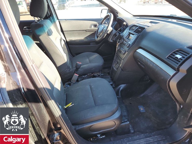 2019-ford-explorer-image-18