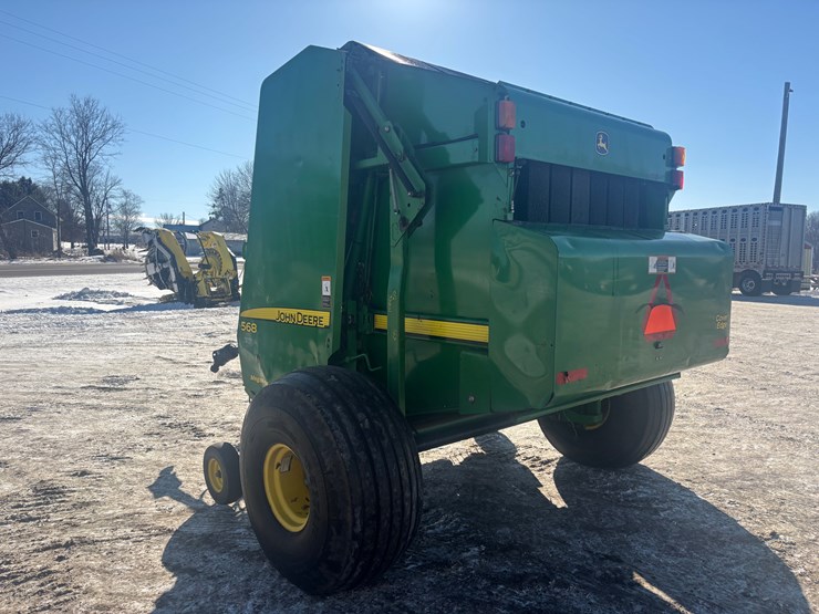 john-deere-568-image-3