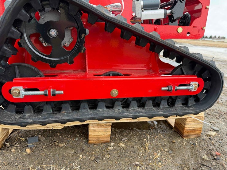 future-crawler-lawn-mower-image-16