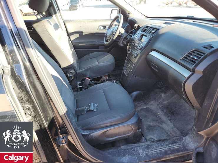 2018-ford-explorer-image-18