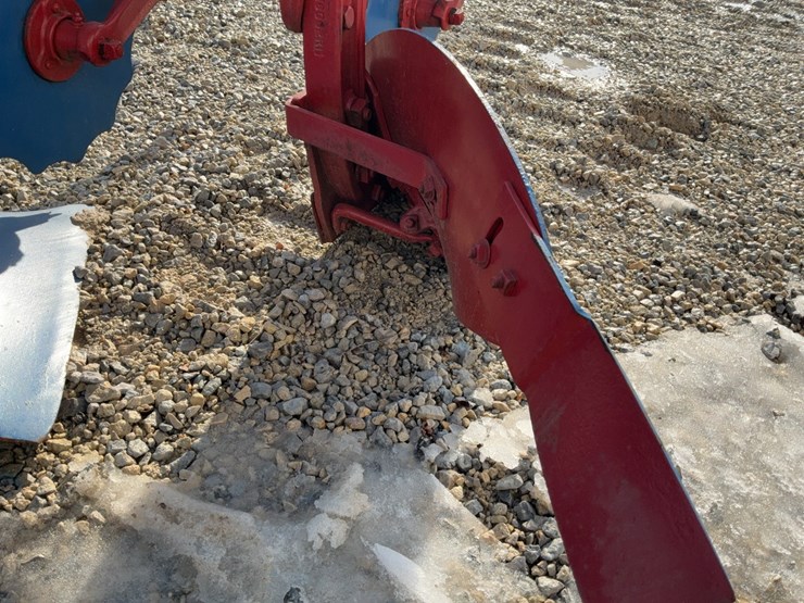 ih-2-14”-plow-image-17