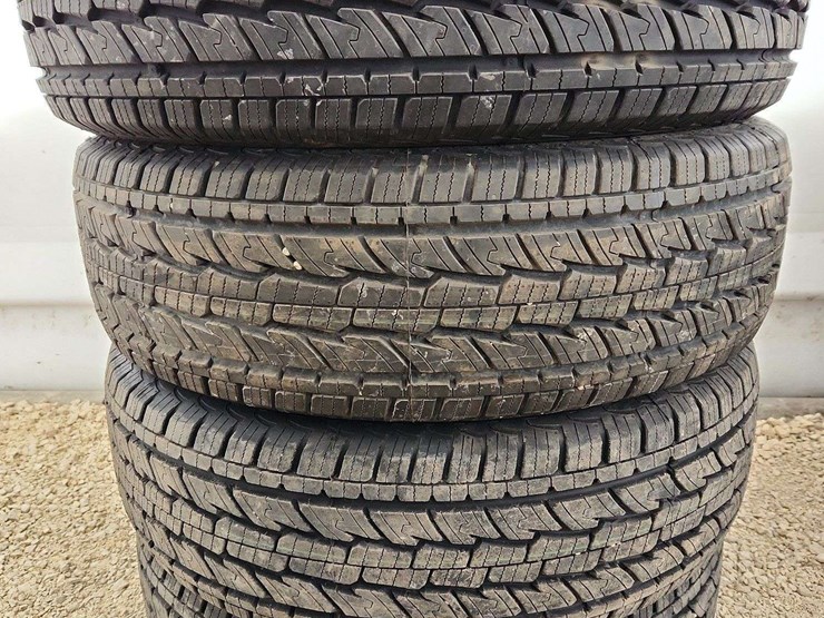 set-of-4-general-grabber-hts-tires-255/70r17-image-2