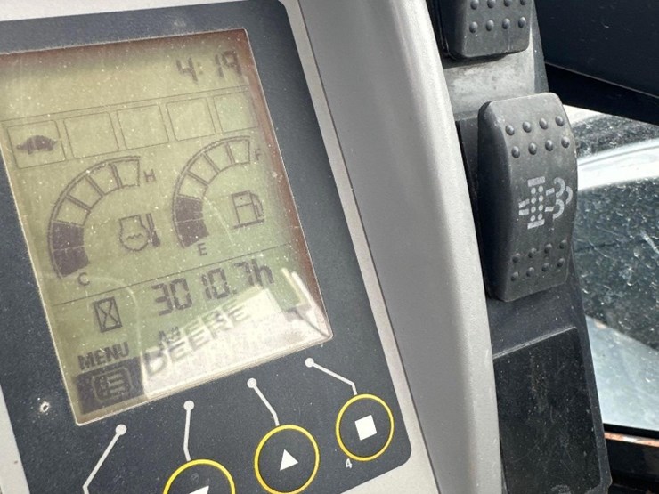 2014-deere-60g-image-19