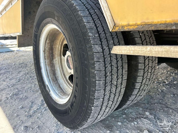 2006-gmc-3500-image-25