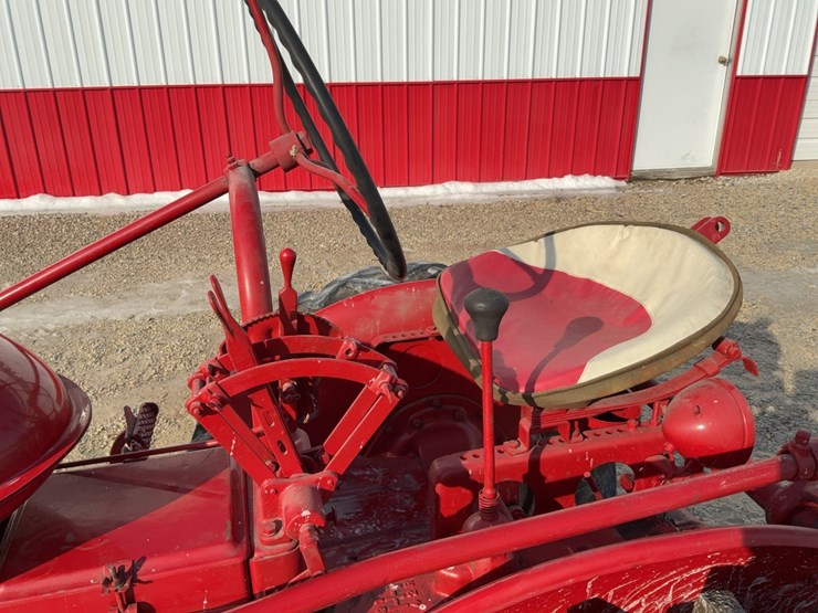 1957-mccormick-farmall-130-image-19