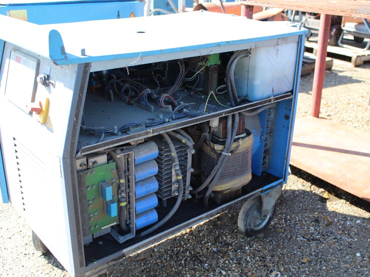 #5197-•-clous-glc-553,-mc3-electric-welder-image-3