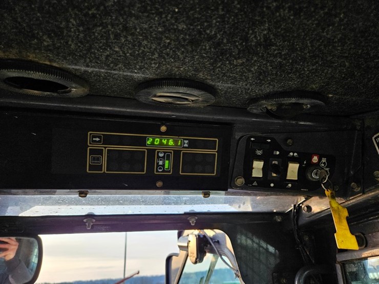 new-holland-ls180-image-25