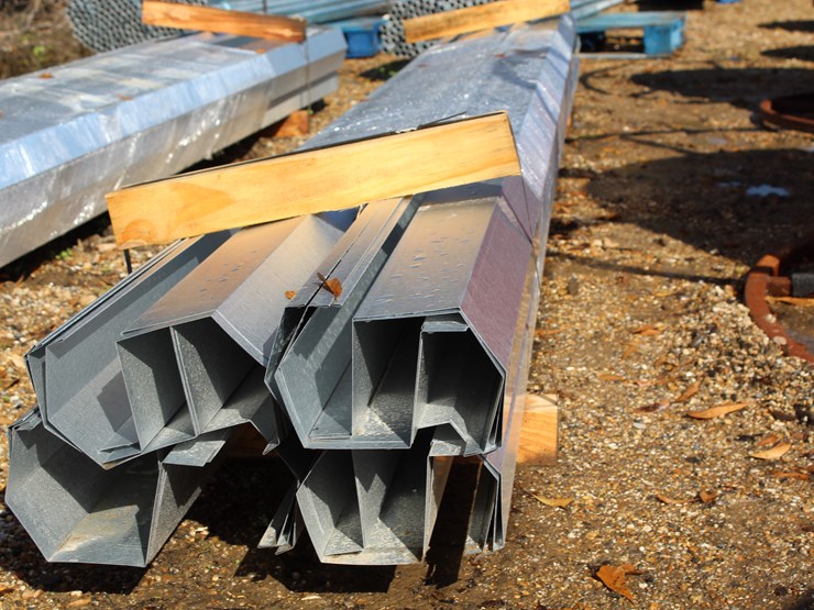 #5149-•-bundle-of-galvanized-gutters-@-14ft-4in,-26g-image-2