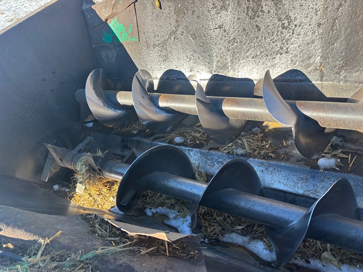 #4828-•-knight-manure-spreader-image-12