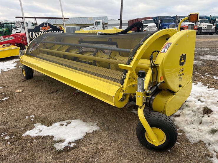 john-deere-569-premium-image-3