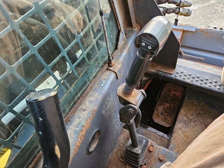 new-holland-ls180-image-21