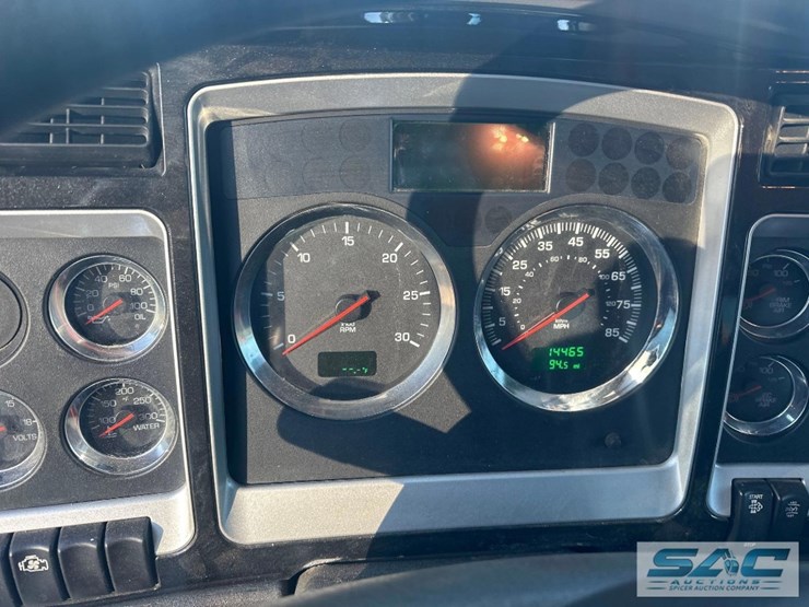 2019-kenworth-t800-image-21