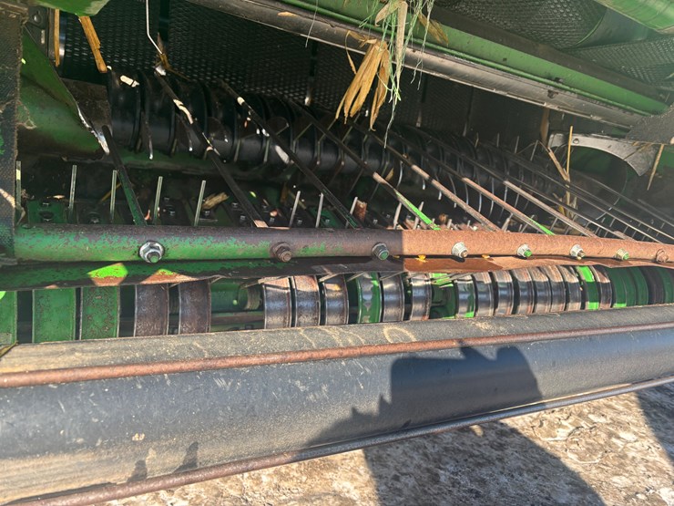 john-deere-568-image-12