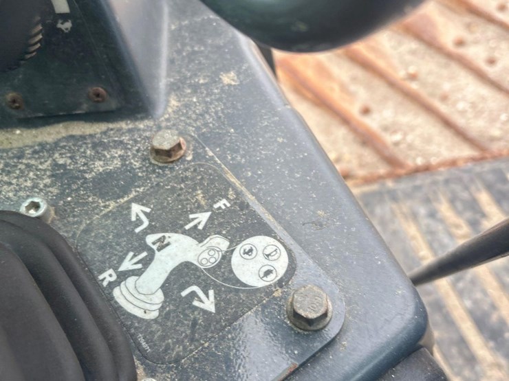 2015-deere-650k-lgp-image-10