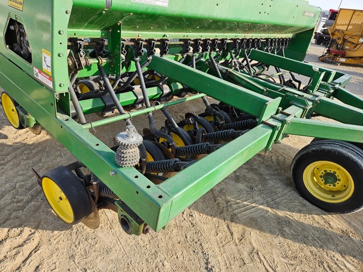 john-deere-750-image-16