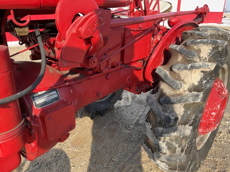 1957-mccormick-farmall-130-image-16