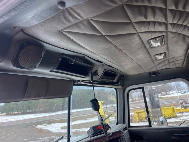 1996-international-5000-image-44