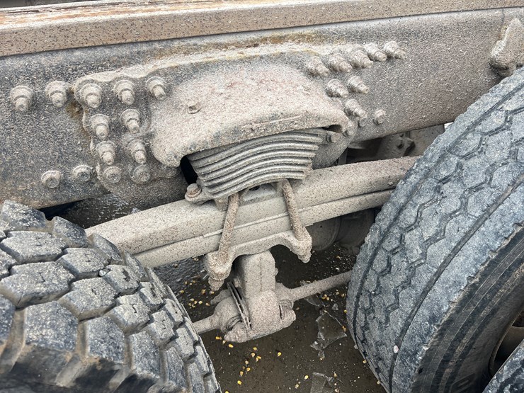 #4884-•-2004-sterling-silage-truck-image-15