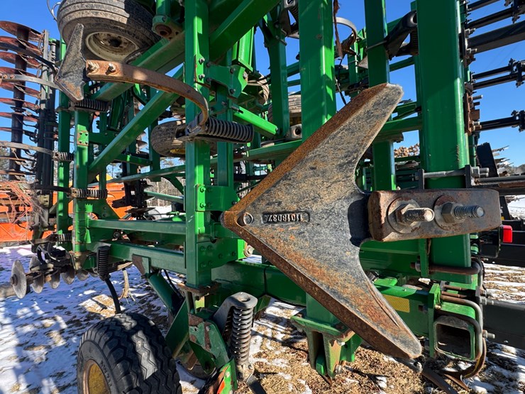 john-deere-2310-image-13