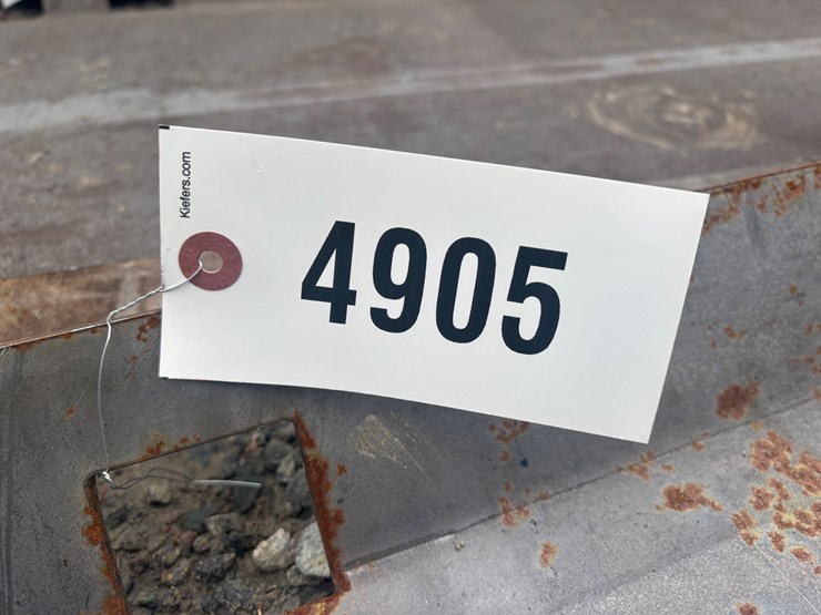 #4905-•-blank-skid-steer-plate-image-4
