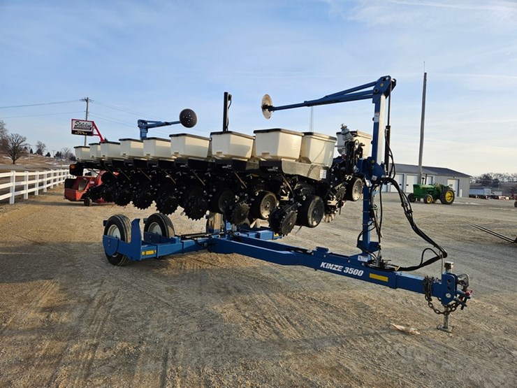 2021-kinze-3500-image-7