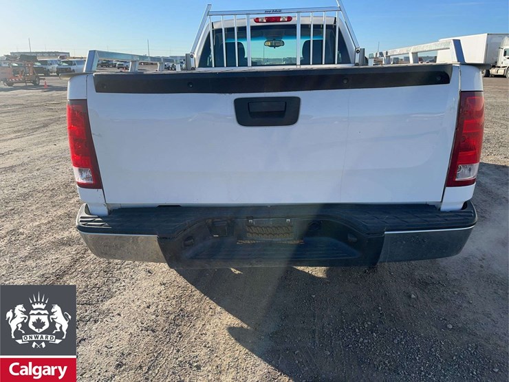 2010-gmc-sierra-1500-image-7