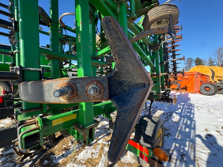 john-deere-2310-image-14