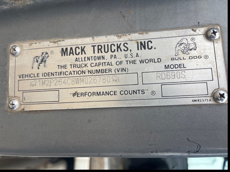1998-mack-rd690s-image-51