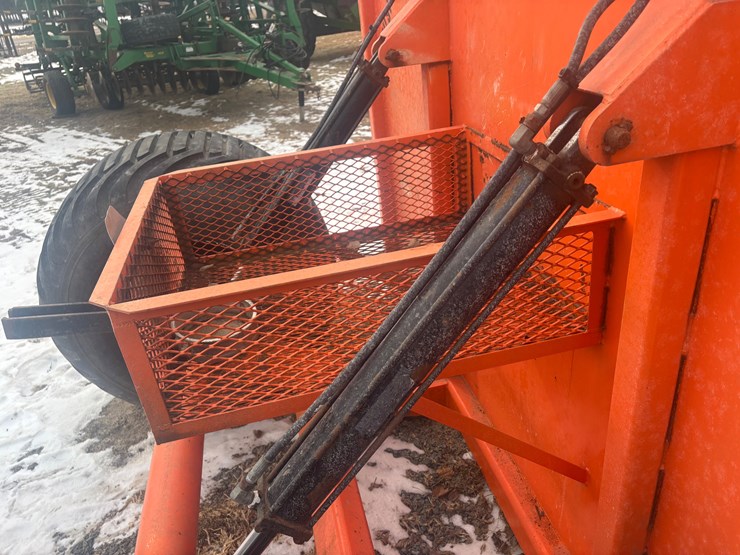 #4819-•-phils-pumping-&-fabrication-manure-dumpster-image-16