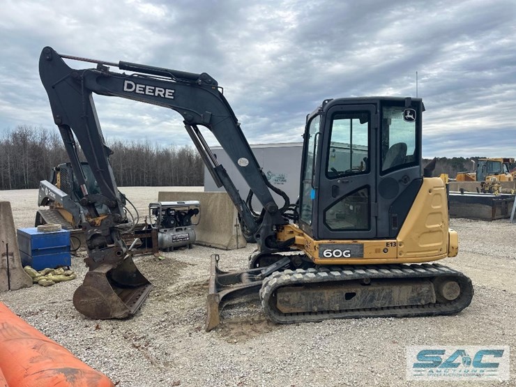 2014-deere-60g-image-1