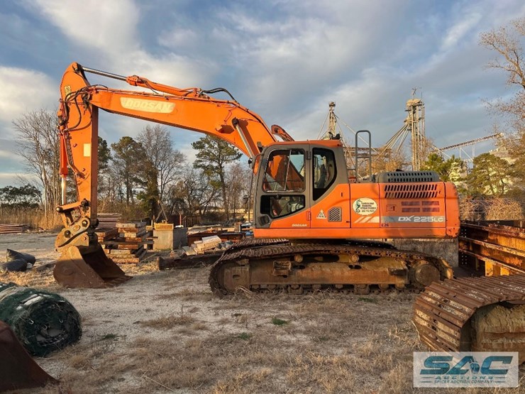2017-doosan-dx225-lc-3-image-3