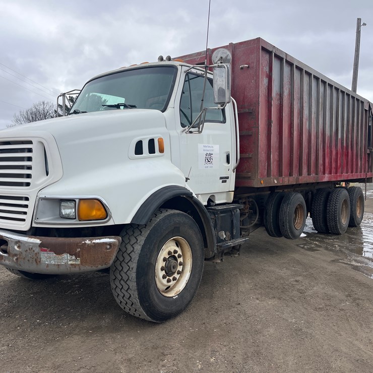 #4884 • 2004 Sterling Silage Truck