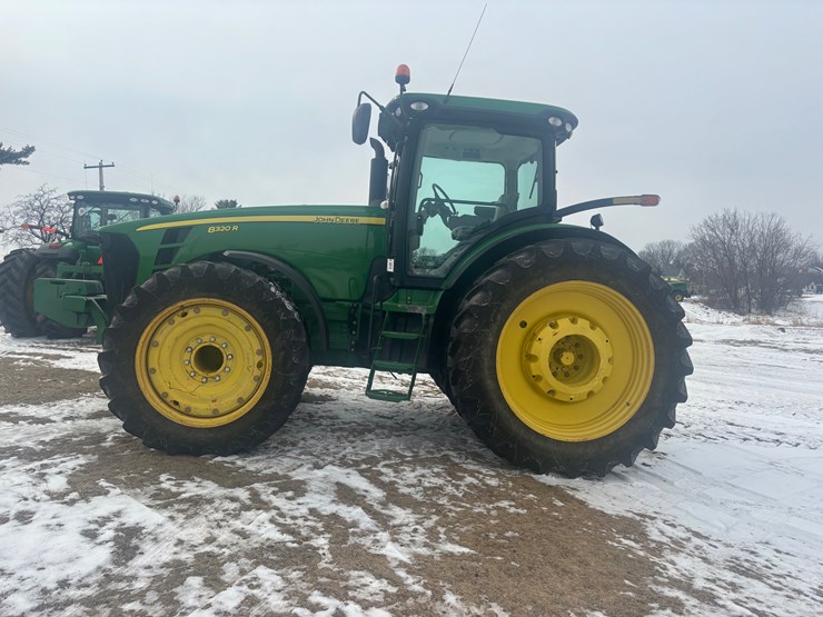 john-deere-8320-image-2