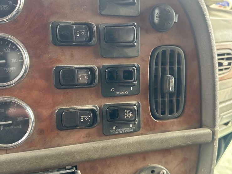 2007-peterbilt-357-image-25