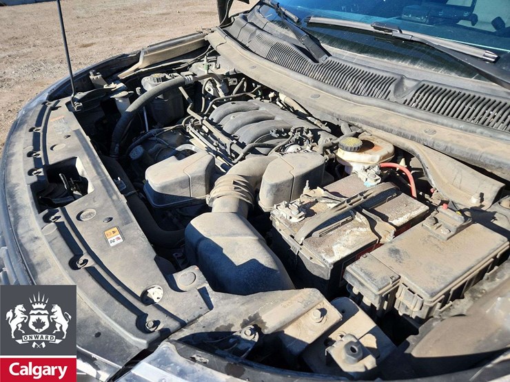 2019-ford-explorer-image-24