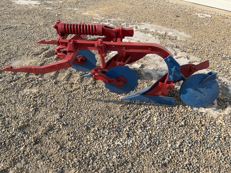 ih-2-14”-plow-image-1