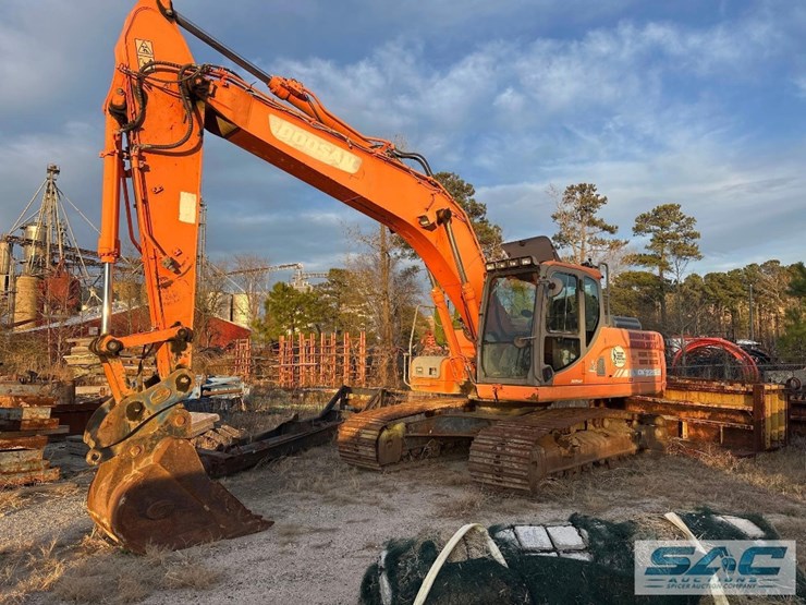 2017-doosan-dx225-lc-3-image-1